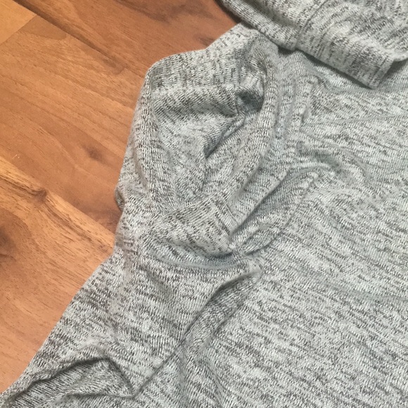 NWT - Green Highland Sweater - Medium - Picture 4 of 4